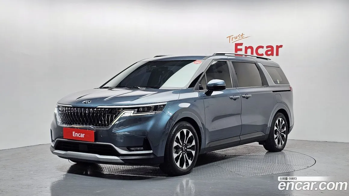 Kia Carnival — фото 1