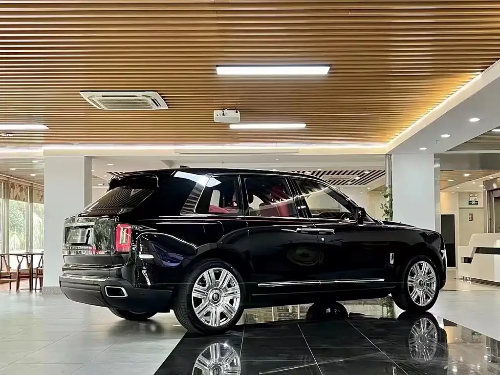 Rolls-Royce Cullinan — фото 3