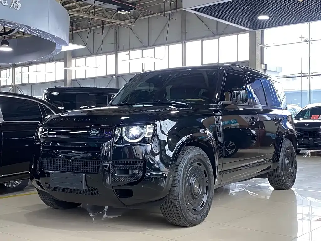 Land Rover Defender — фото 1