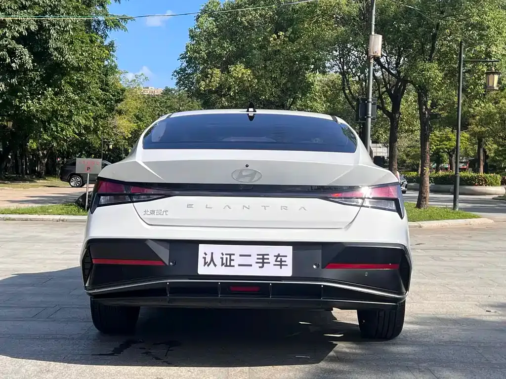 Hyundai Elantra — фото 10