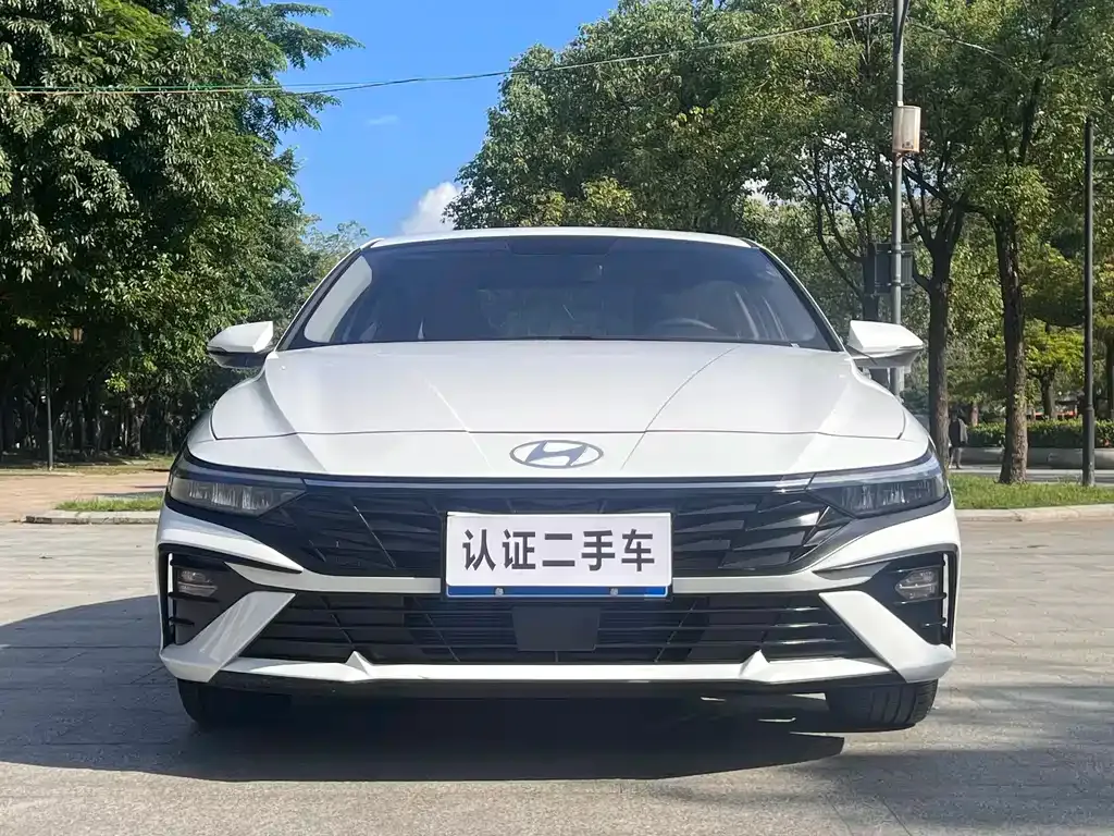 Hyundai Elantra — фото 2