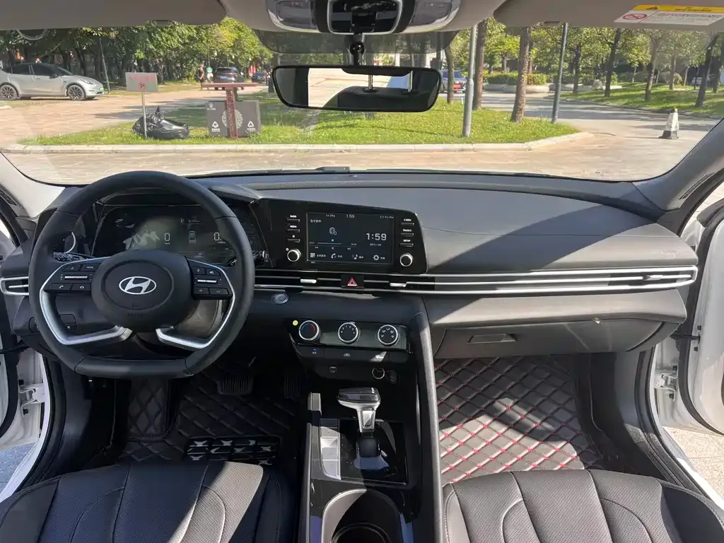 Hyundai Elantra — фото 4