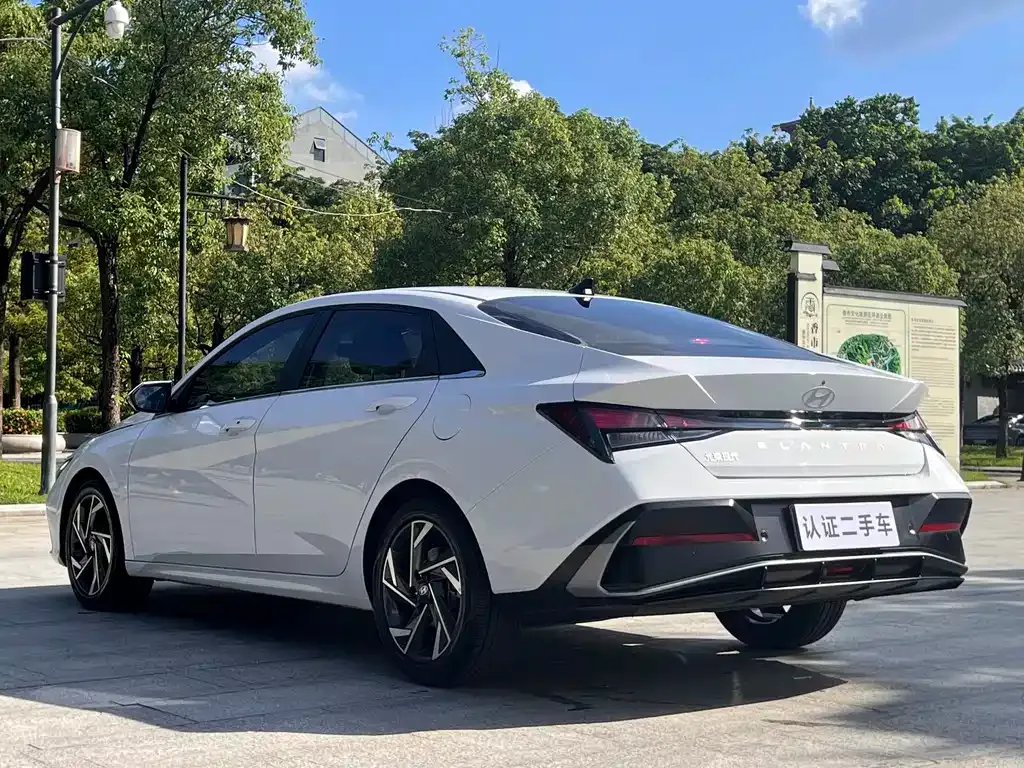 Hyundai Elantra — фото 9