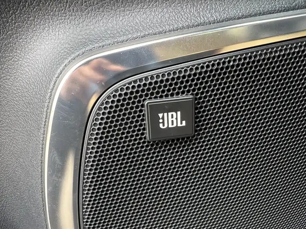 Toyota Alphard — фото 7