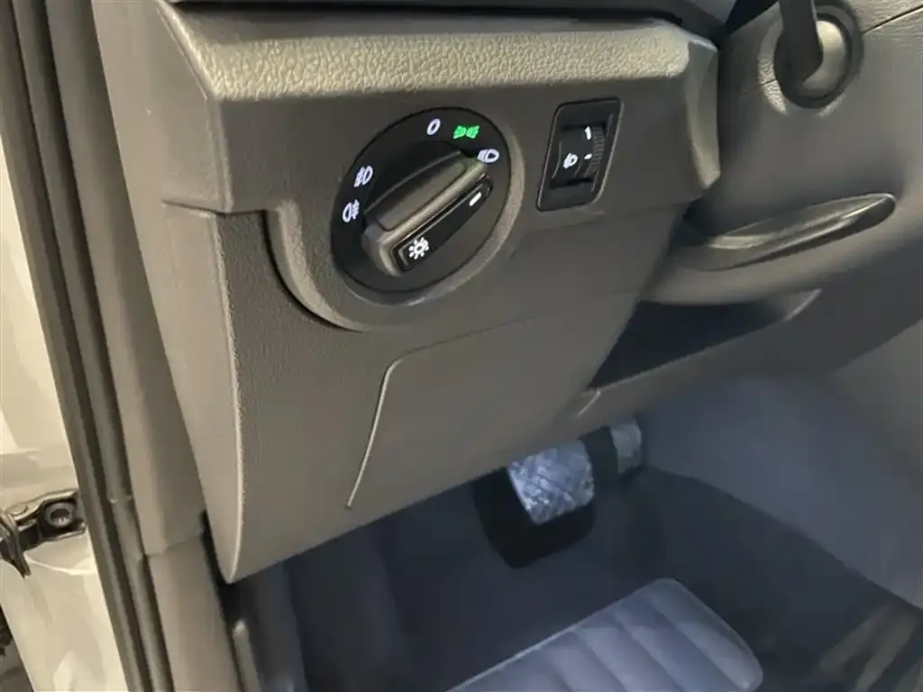 Volkswagen T-Cross — фото 2