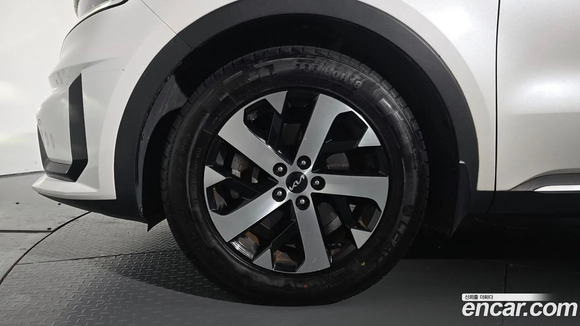 Kia Sorento — фото 5