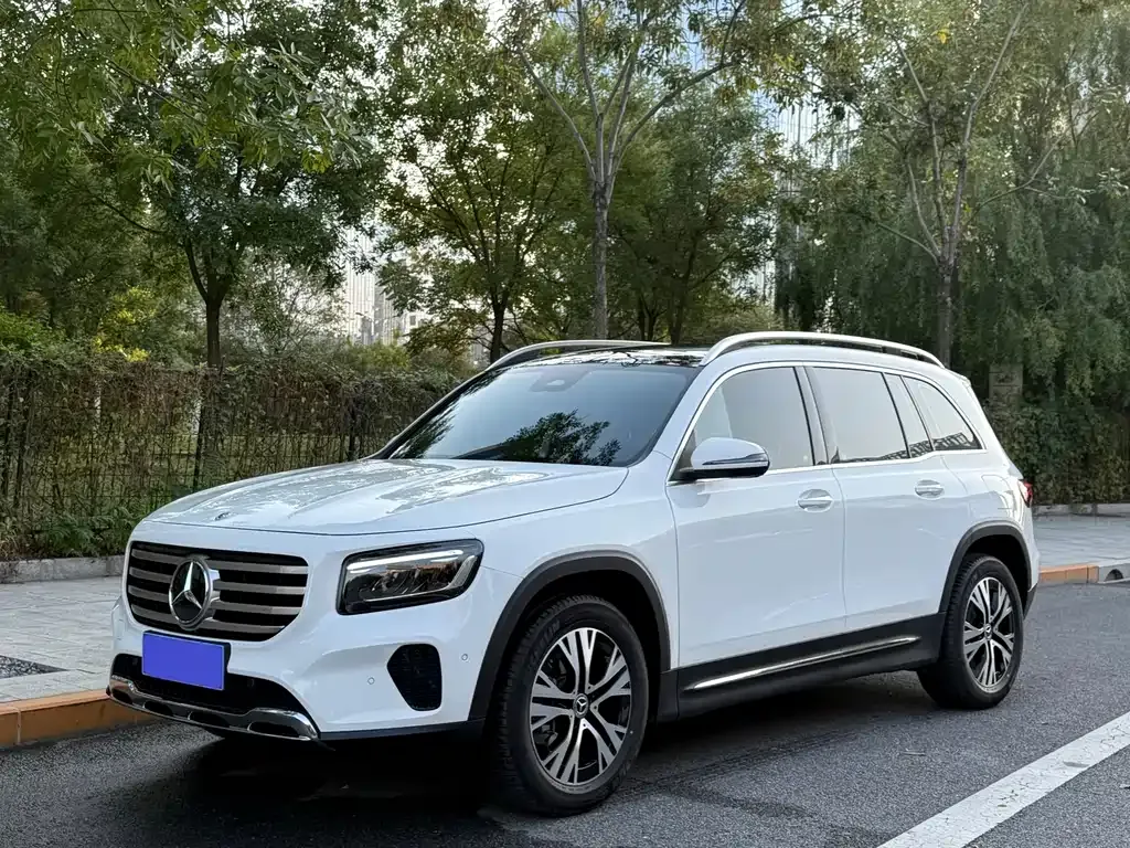 Mercedes-Benz GLB — фото 1
