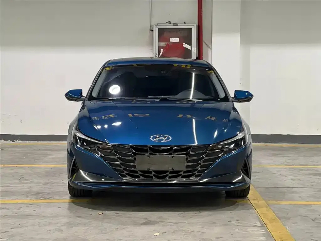 Hyundai Elantra — фото 2