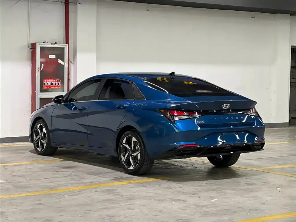 Hyundai Elantra — фото 4