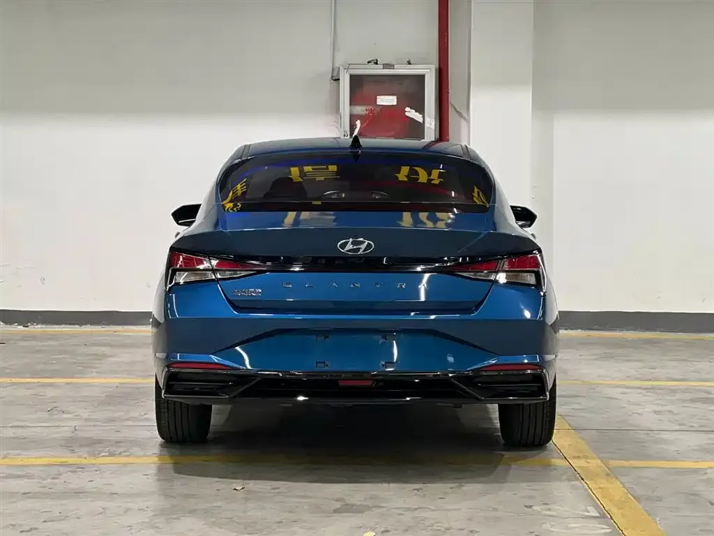 Hyundai Elantra — фото 6