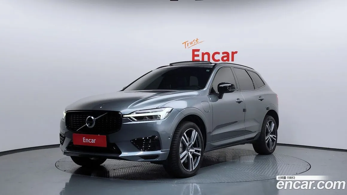 Volvo XC60 — фото 1