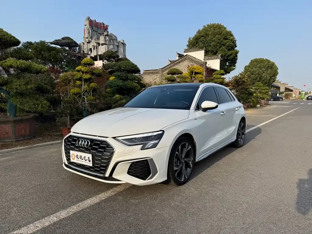 Audi A3 — фото 1