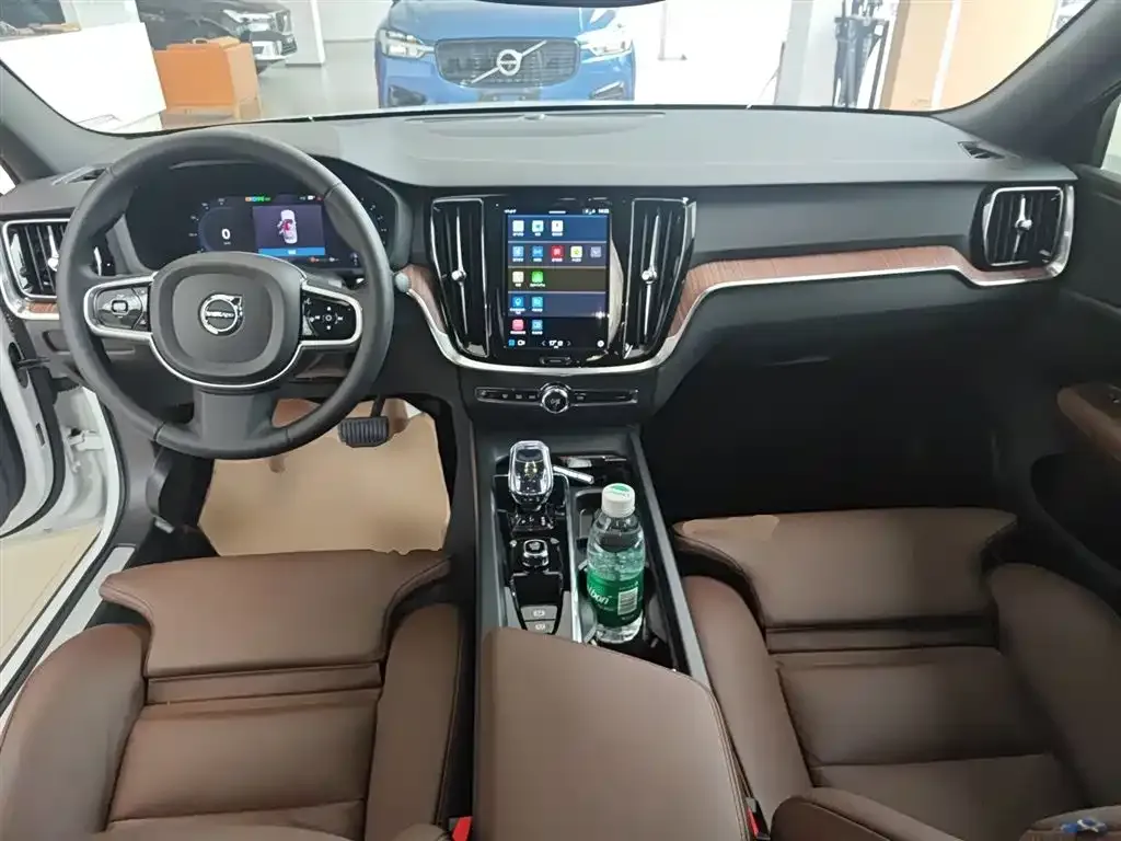 Volvo S60 — фото 10