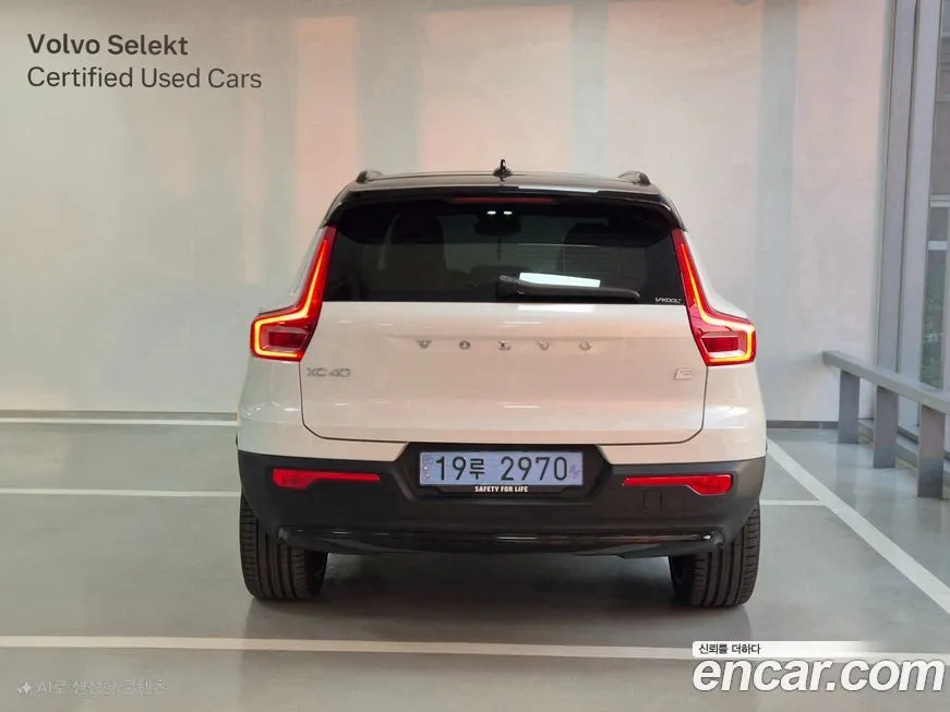 Volvo XC40 — фото 3