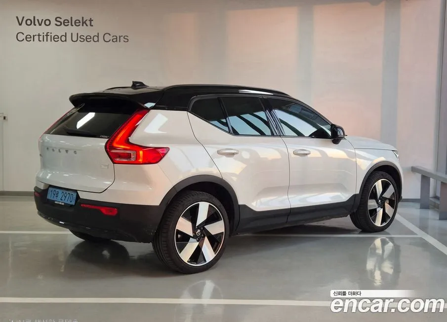 Volvo XC40 — фото 4