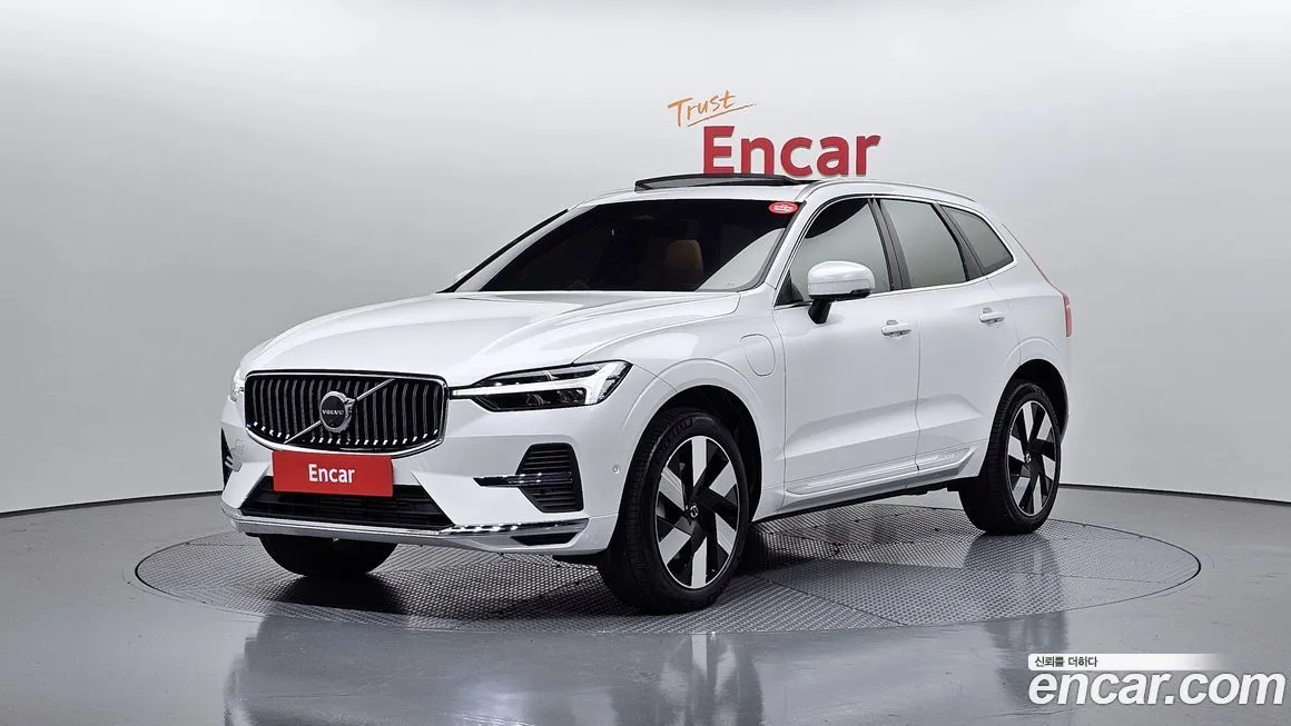 Volvo XC60 — фото 1