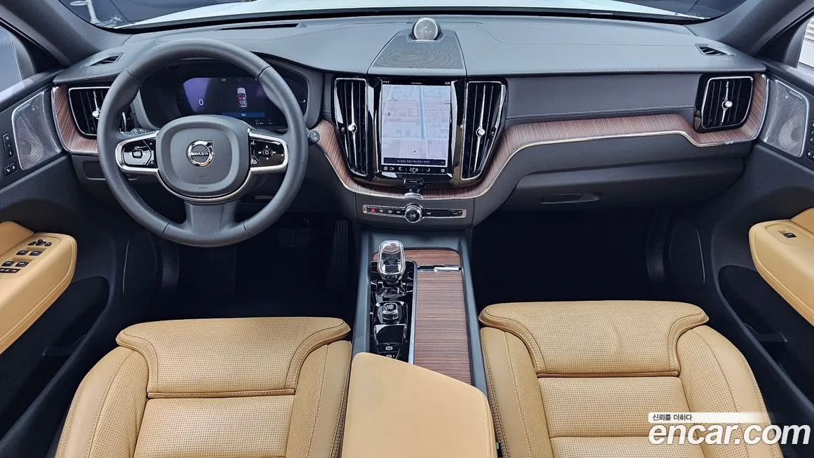Volvo XC60 — фото 7