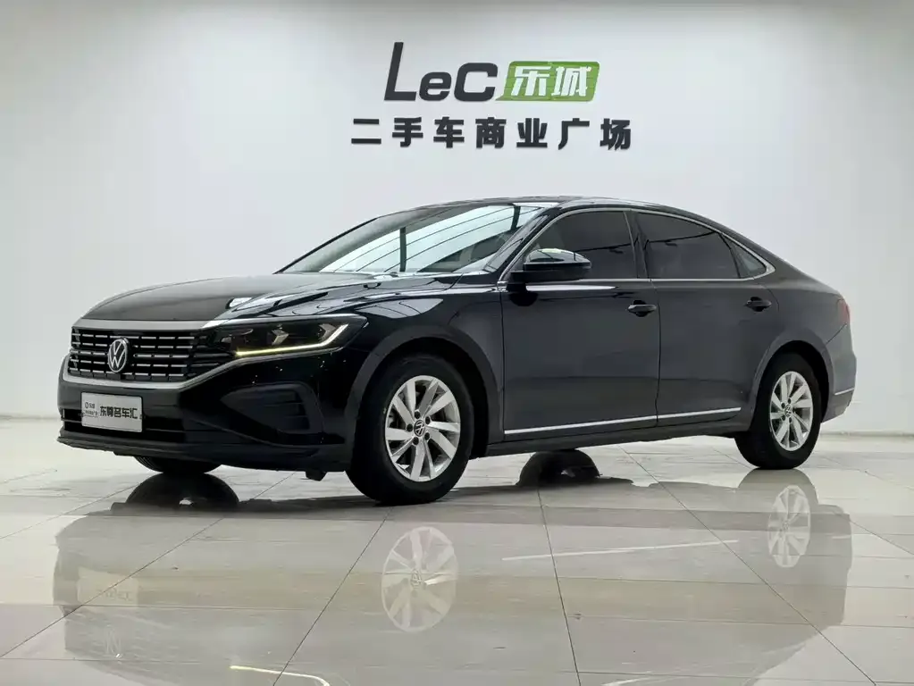 Volkswagen Passat — фото 1