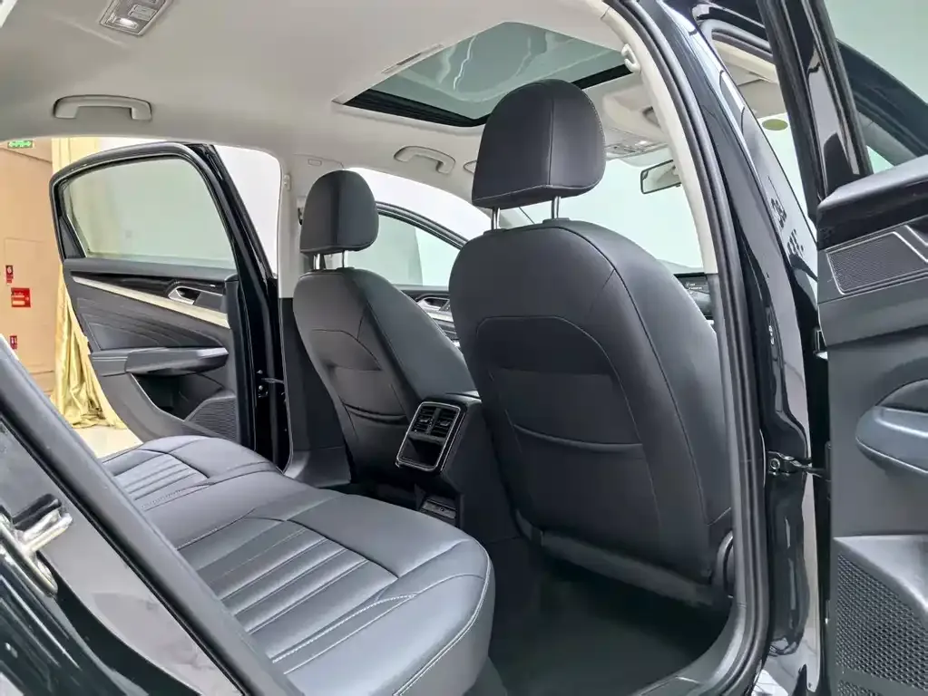 Volkswagen Passat — фото 9