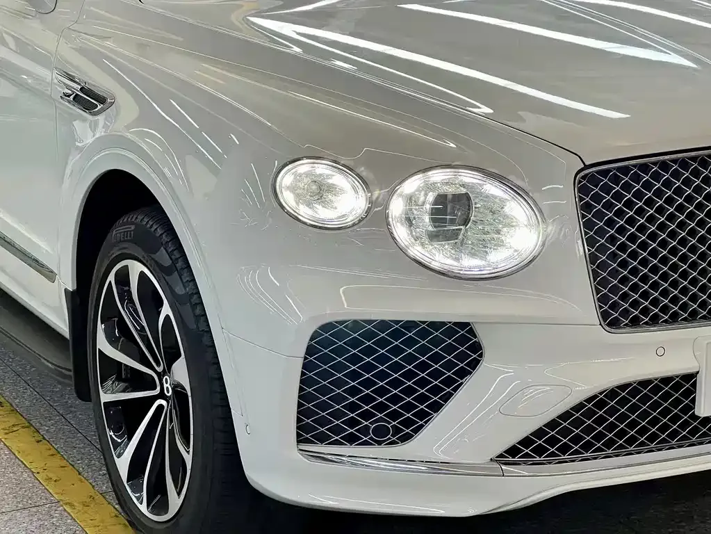 Bentley Bentayga — фото 7