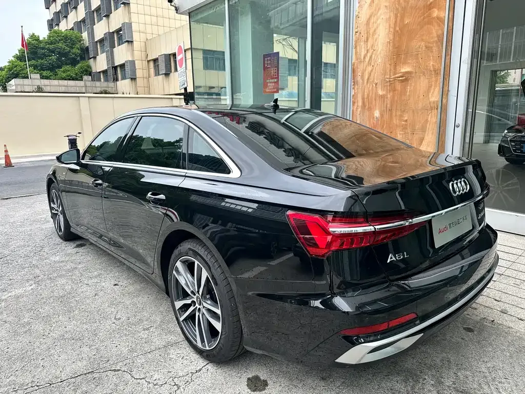 Audi A6L — фото 5