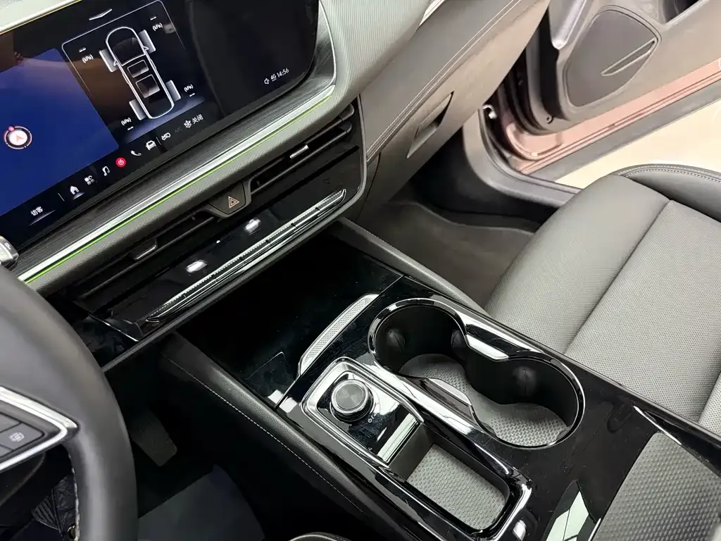 Buick Envision Plus — фото 10