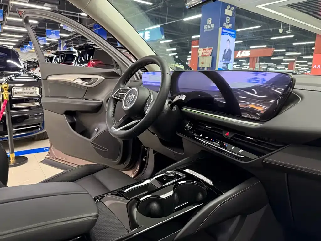 Buick Envision Plus — фото 6