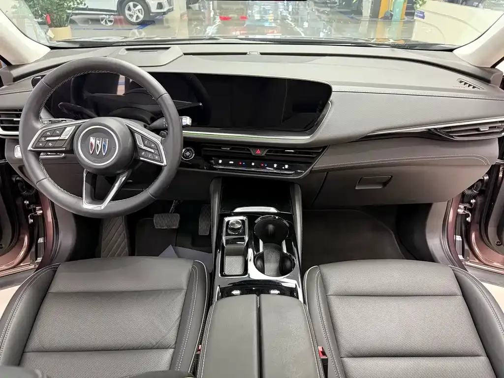Buick Envision Plus — фото 7