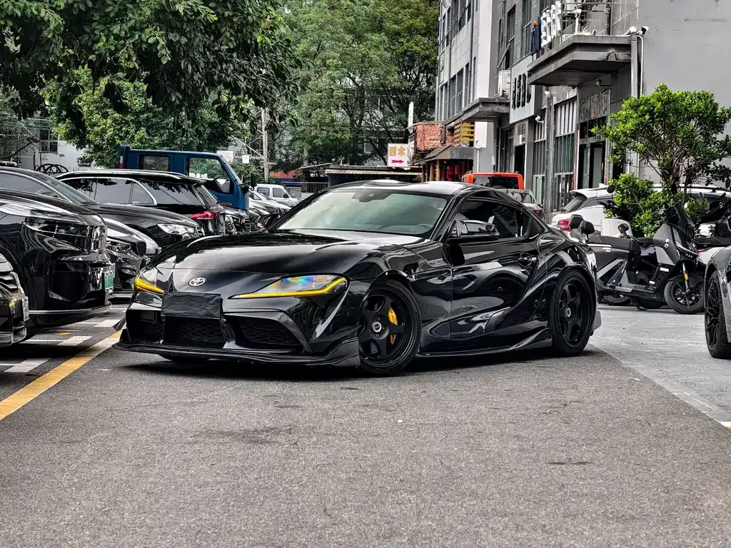 Toyota Supra — фото 1