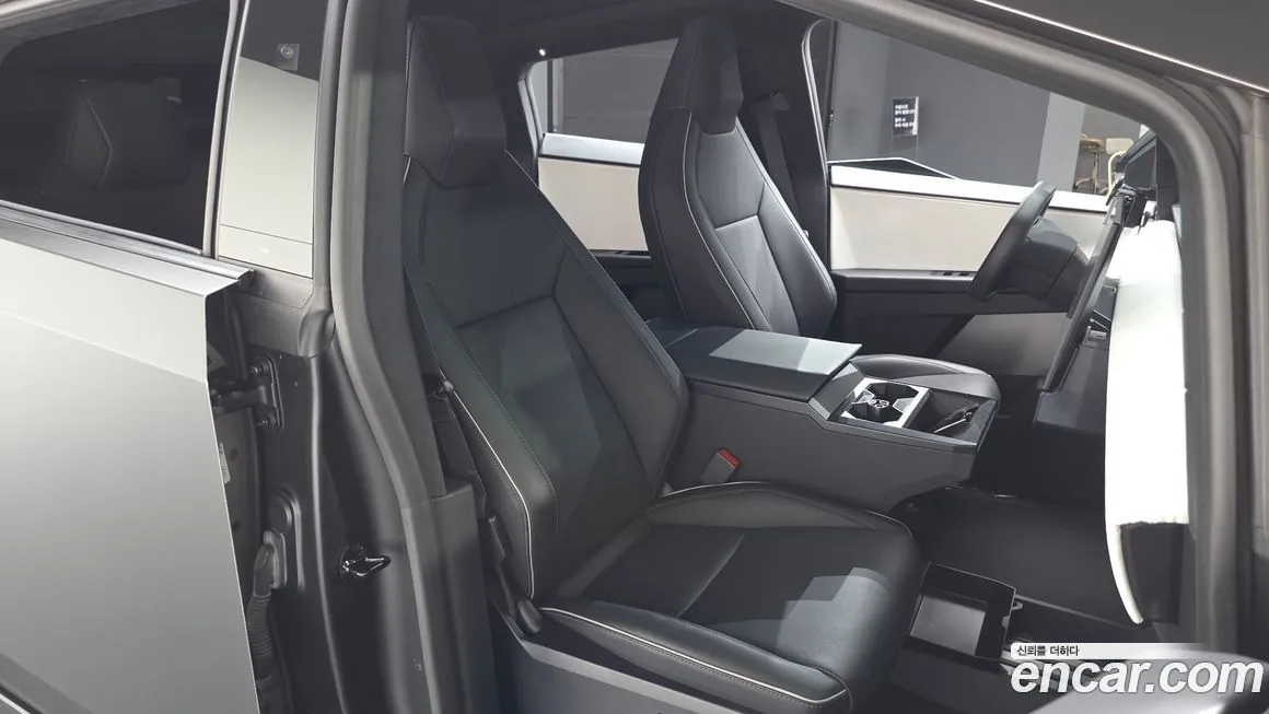 Tesla Cybertruck — фото 10