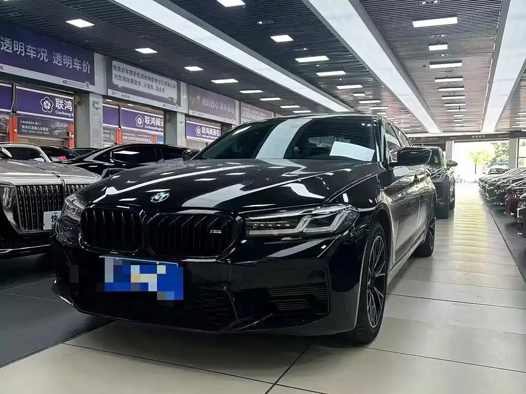 BMW 5 Series — фото 1