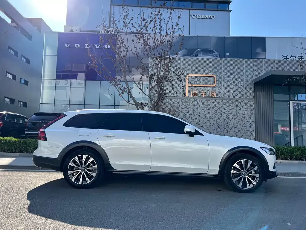 Volvo V90 — фото 10