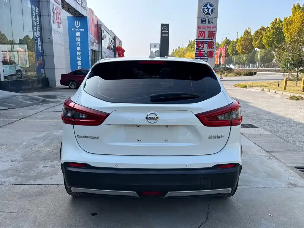 Nissan Qashqai — фото 10