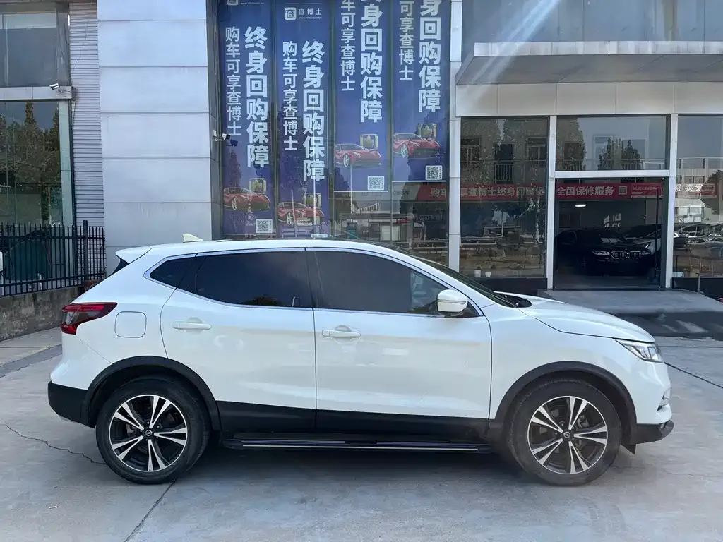 Nissan Qashqai — фото 9