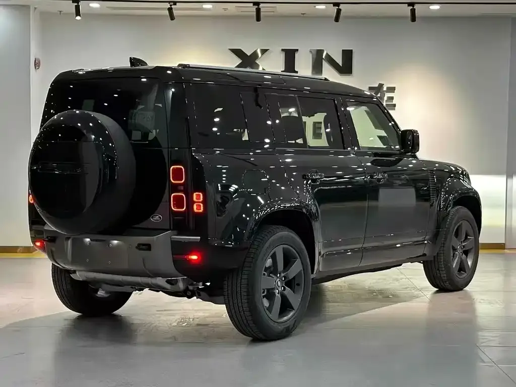 Land Rover Defender — фото 7