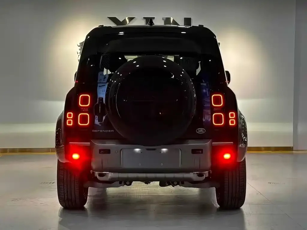 Land Rover Defender — фото 8