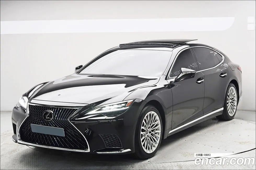 Lexus LS — фото 1