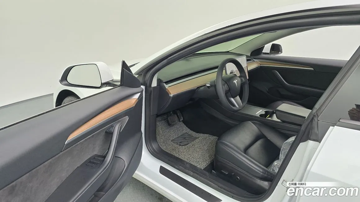 Tesla Model 3 — фото 10