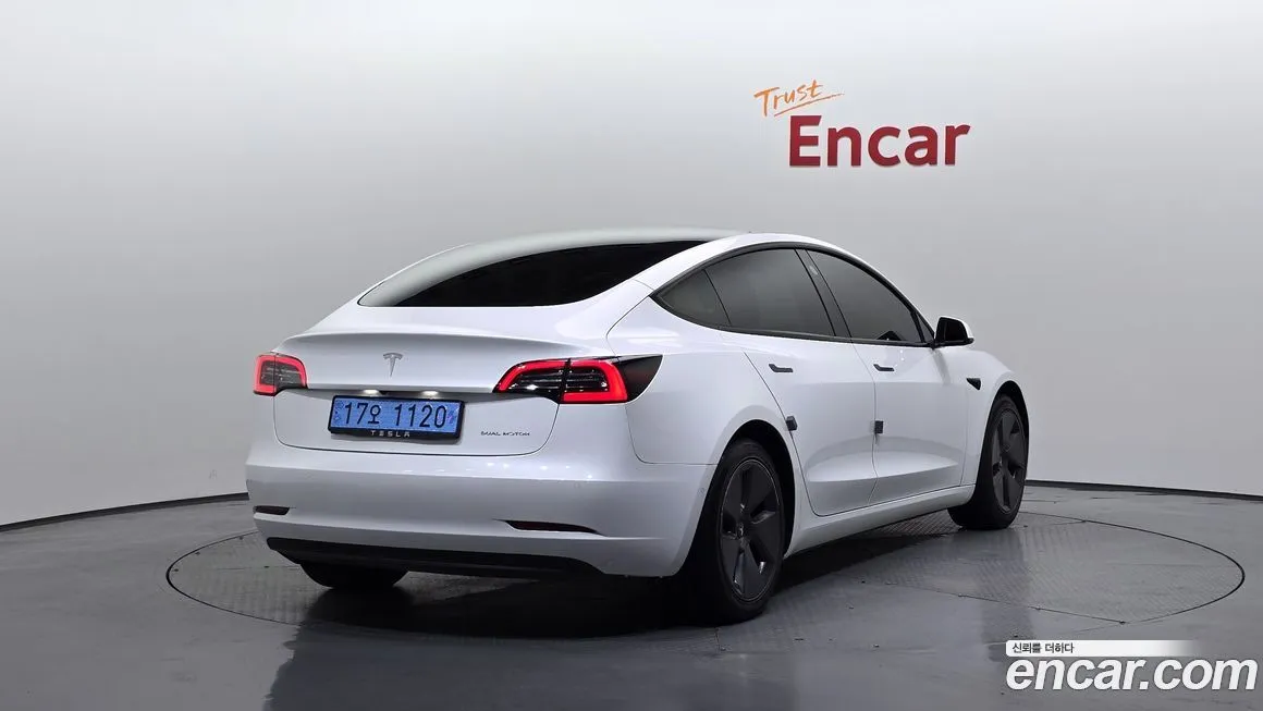 Tesla Model 3 — фото 2