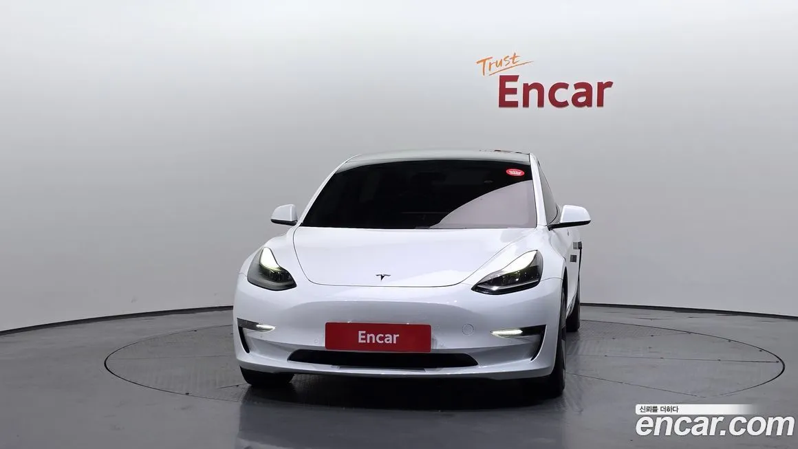 Tesla Model 3 — фото 3