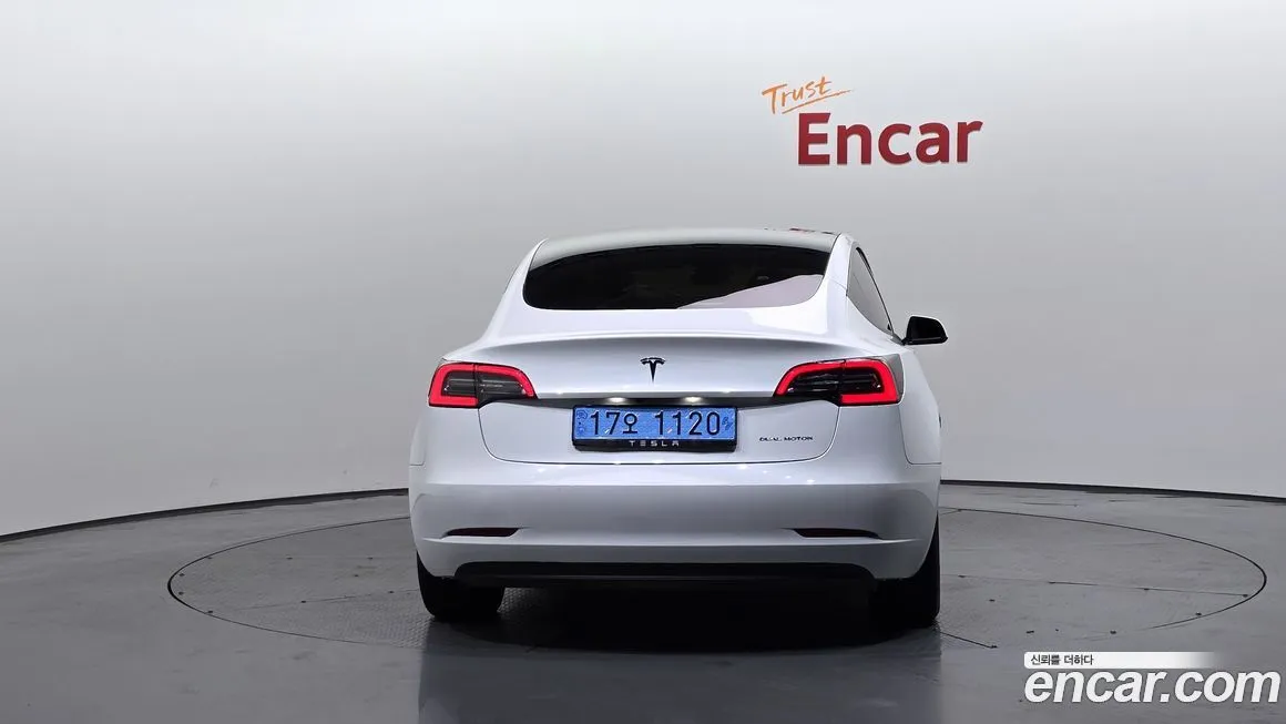 Tesla Model 3 — фото 4