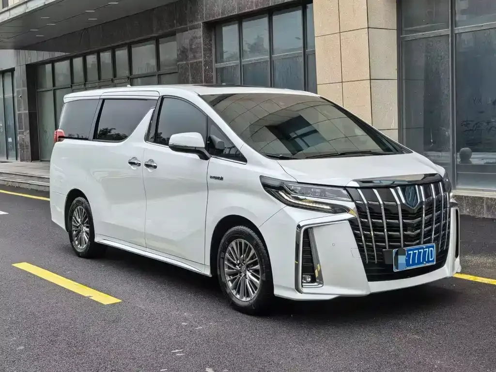 Toyota Alphard — фото 3