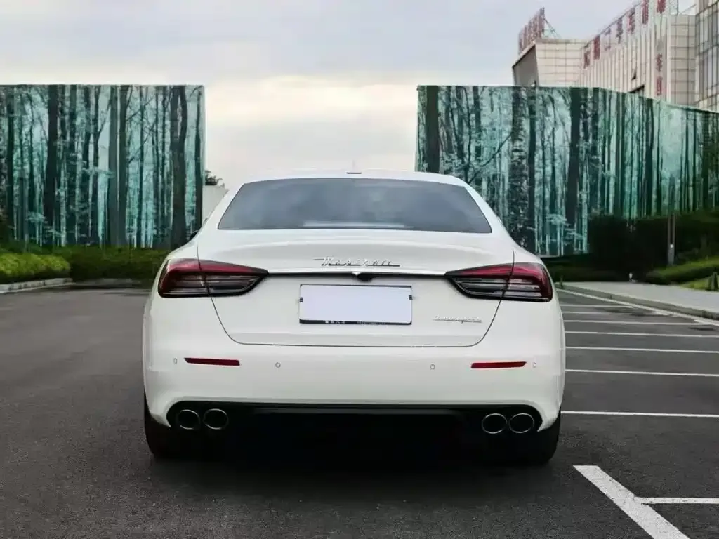 Maserati Quattroporte — фото 5