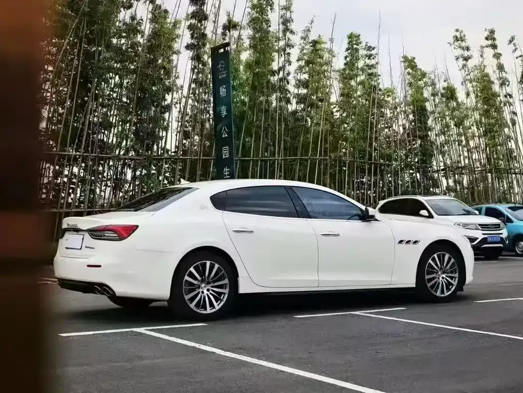 Maserati Quattroporte — фото 6