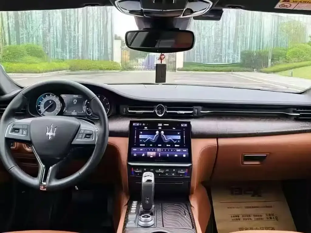 Maserati Quattroporte — фото 9