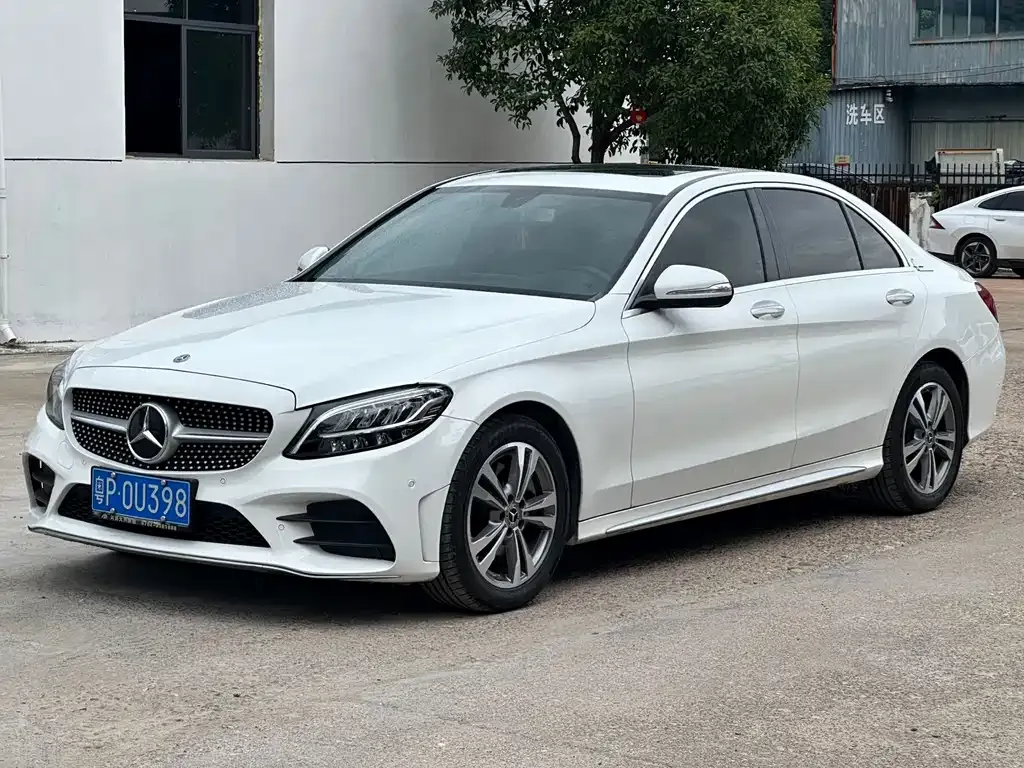 Mercedes-Benz C-Class — фото 1