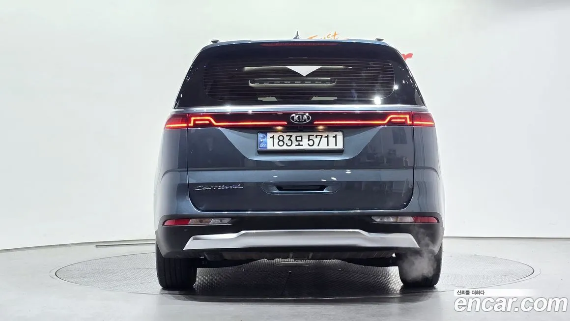 Kia Carnival — фото 4