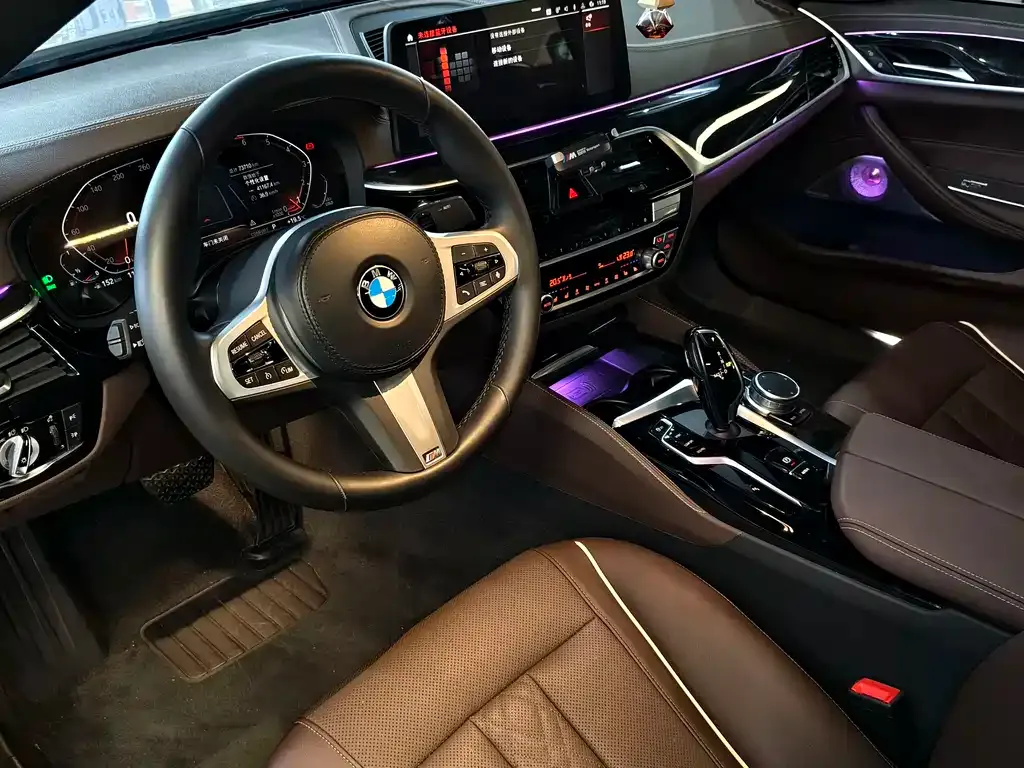 BMW 5 Series — фото 10