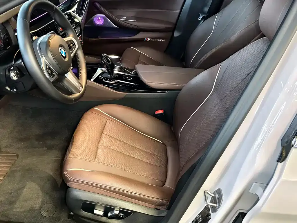 BMW 5 Series — фото 9