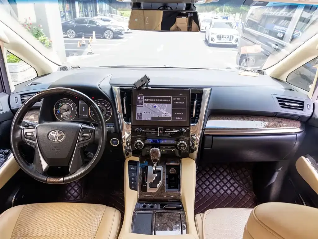 Toyota Alphard — фото 3